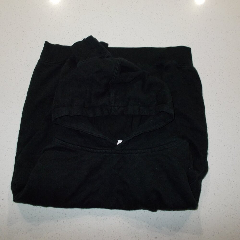 Black hoodie with pocket in the middle front, good condition
